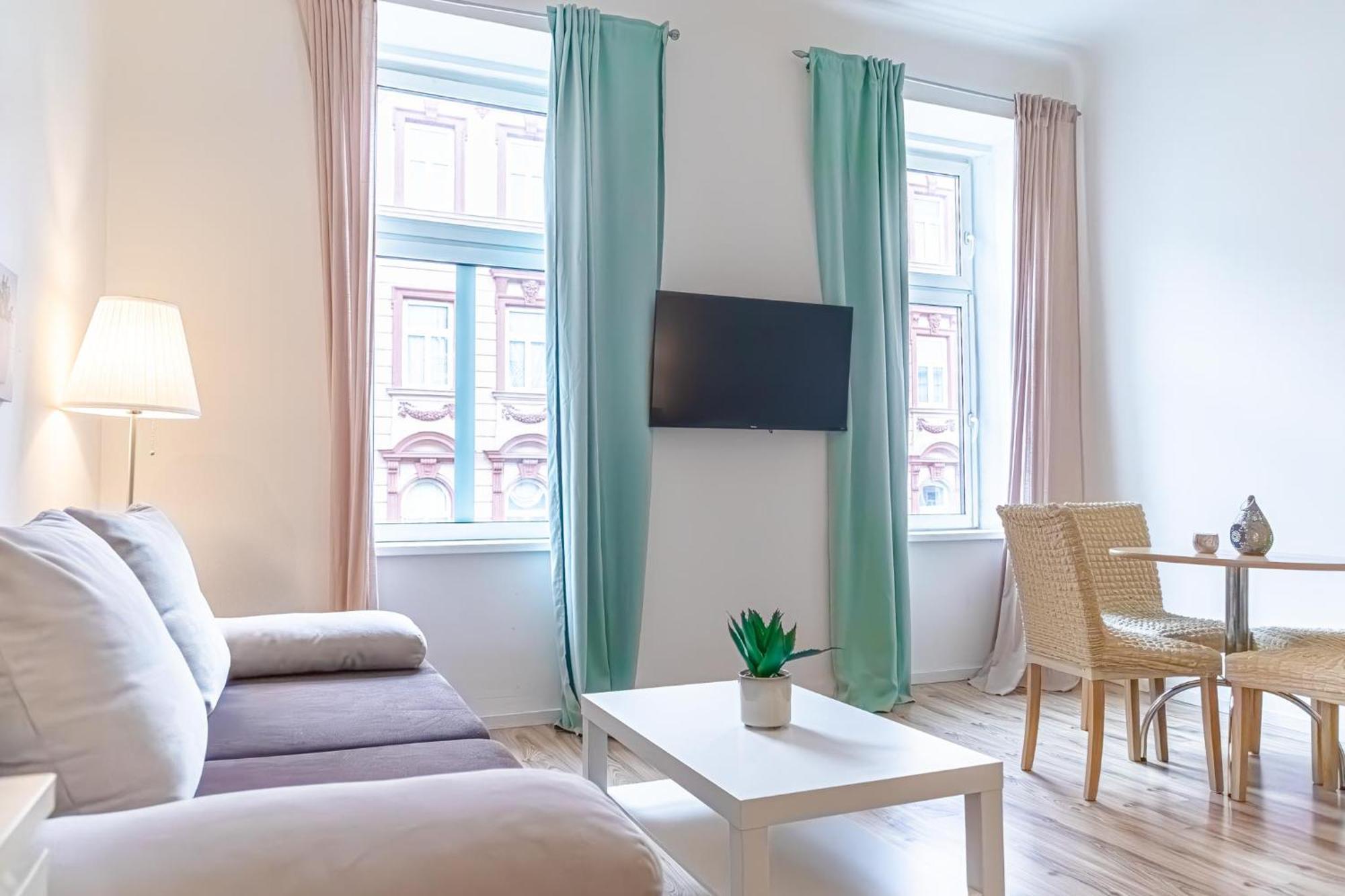 ウィーンBudget-Friendly 2Br Apt With Great Locationアパートメント エクステリア 写真