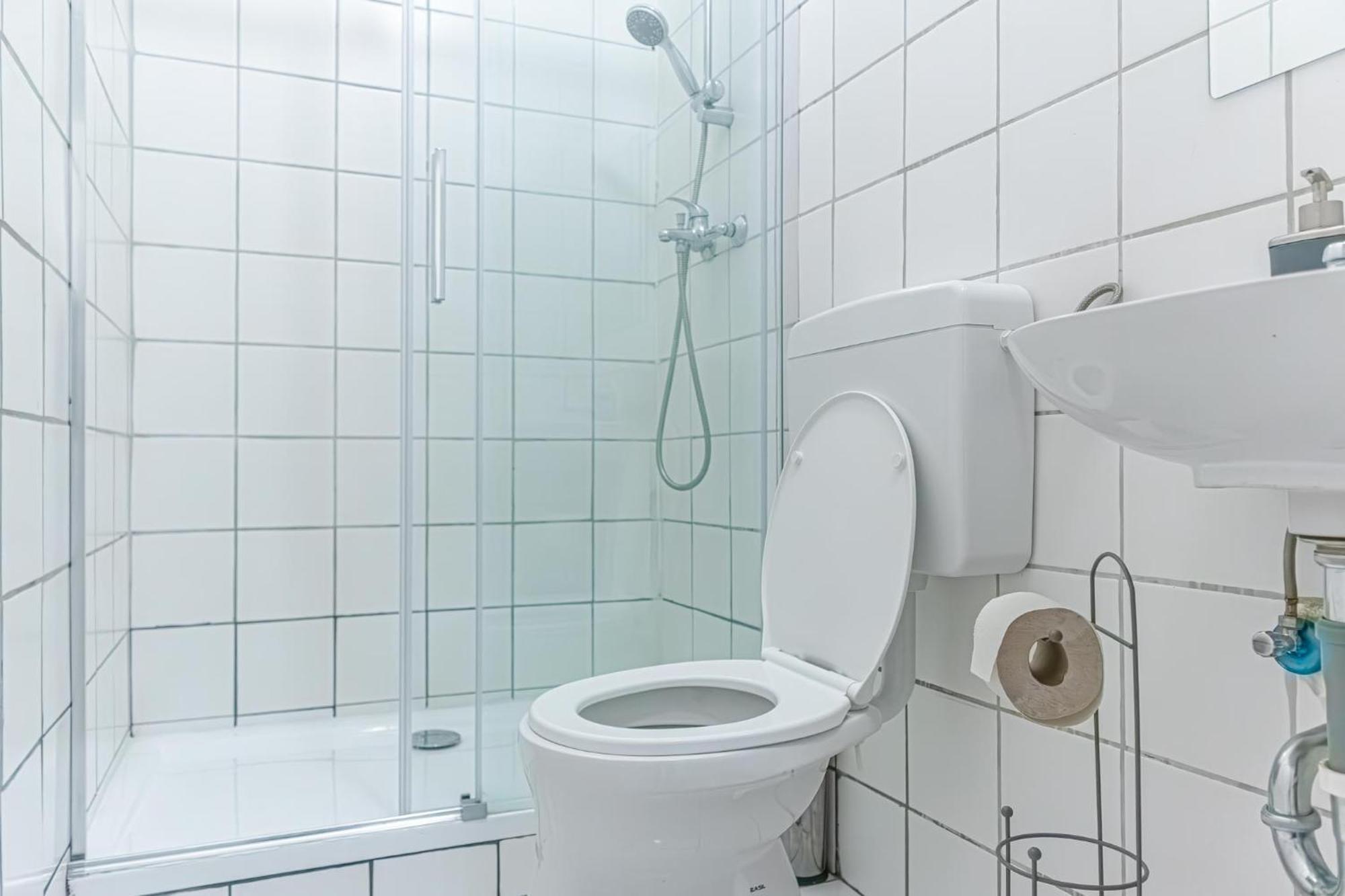 ウィーンBudget-Friendly 2Br Apt With Great Locationアパートメント エクステリア 写真
