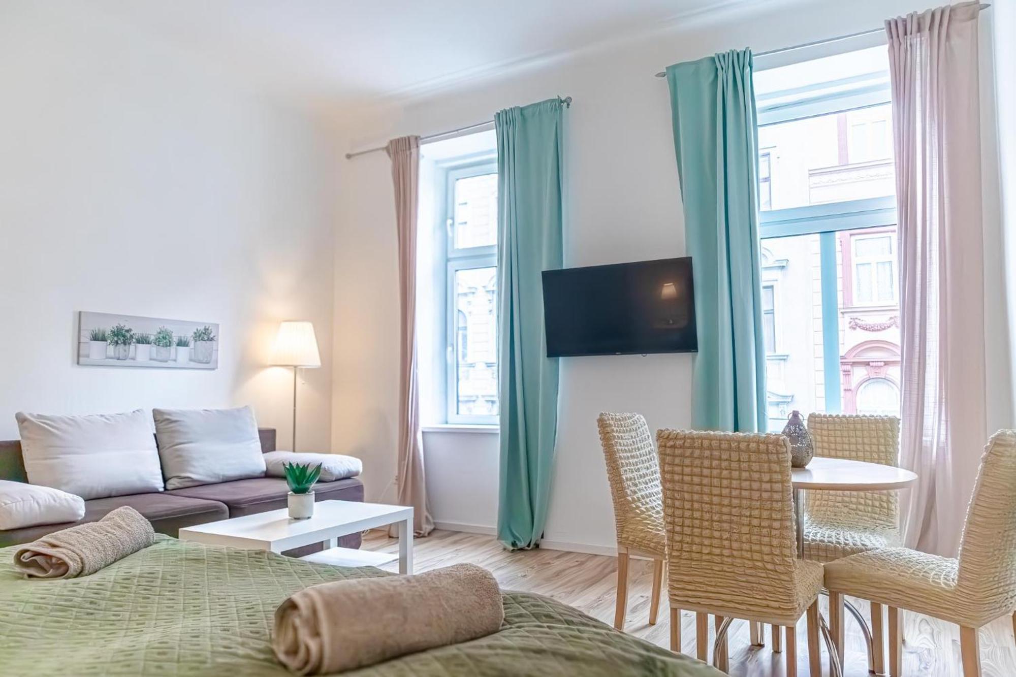 ウィーンBudget-Friendly 2Br Apt With Great Locationアパートメント エクステリア 写真