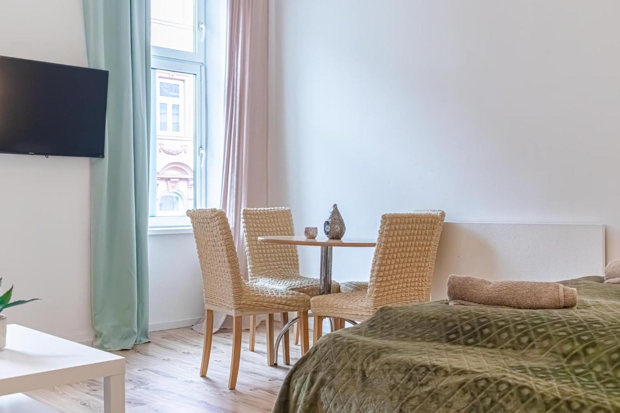 ウィーンBudget-Friendly 2Br Apt With Great Locationアパートメント エクステリア 写真